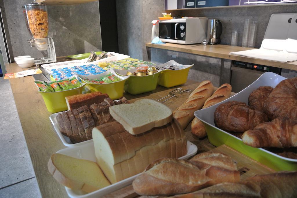 Ibis Budget Chambery Sud Challes Les Eaux Екстериор снимка
