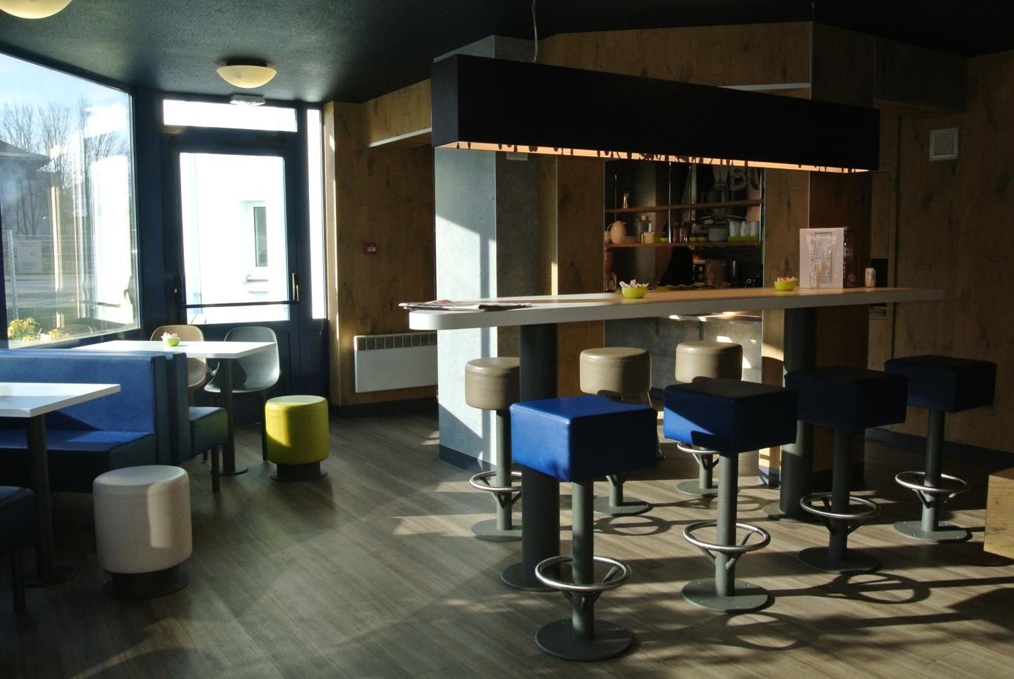 Ibis Budget Chambery Sud Challes Les Eaux Екстериор снимка