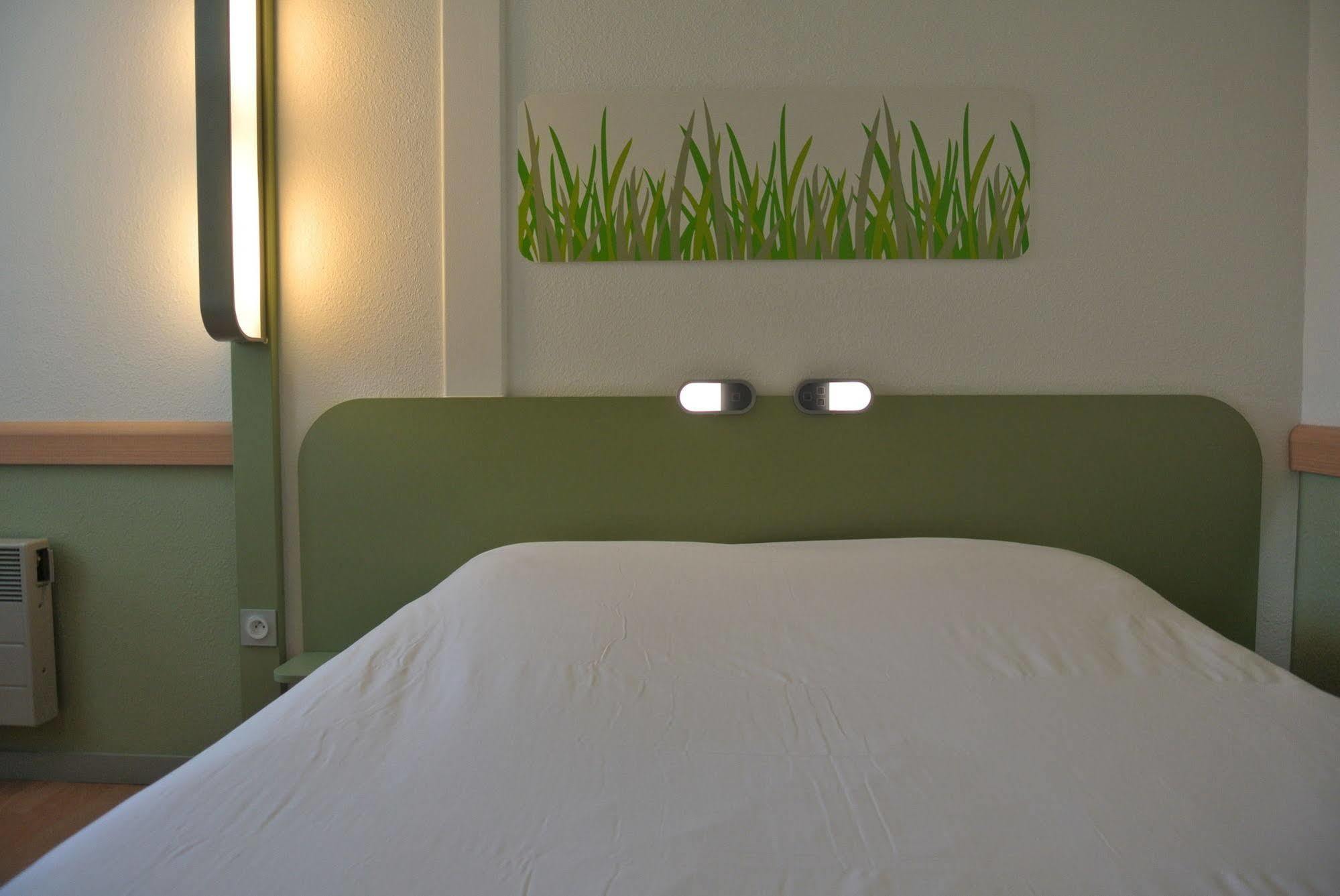 Ibis Budget Chambery Sud Challes Les Eaux Екстериор снимка