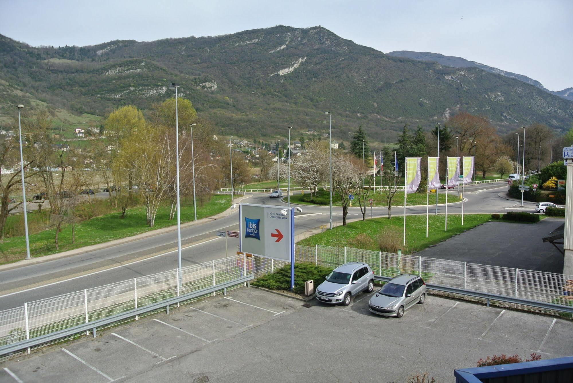 Ibis Budget Chambery Sud Challes Les Eaux Екстериор снимка